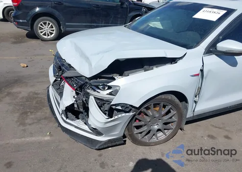 2017 Volkswagen Jetta Gli z USA, uszkodzony, nr VIN 3VW4T7AJ0HM296054